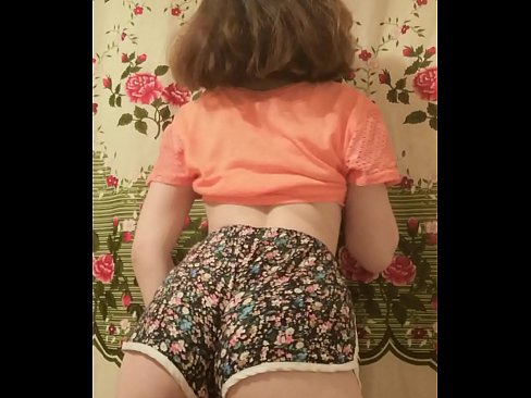 ❤️ Dhallaan yar oo sexy ah oo iska siibaysa surwaalka gaaban ee kamarada ️❌ annaga %so.doujin-sexy.ru ❌️❤